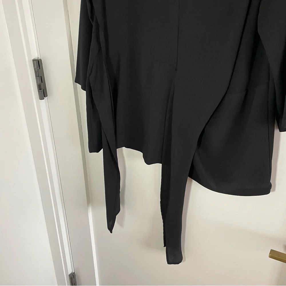 Gibson Asymmetrical Tie Waist Top M - Picture 3 of 5